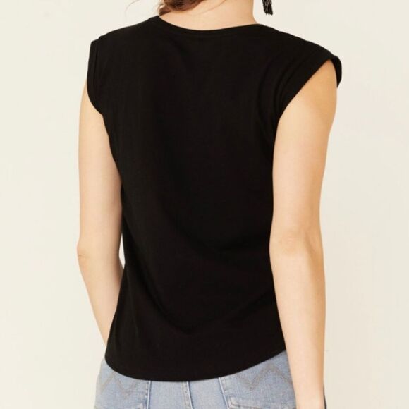 SHYANNE WOMEN'S FRINGE WITH BENEFITS GRAPHIC MUSCLE TEE - Picture 3 of 4